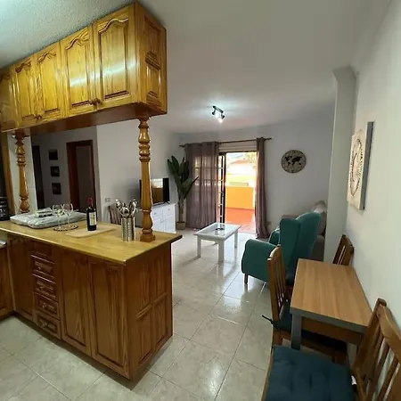 Apartment Grosse Terrasse Mit Esstisch, Markise. Einfach