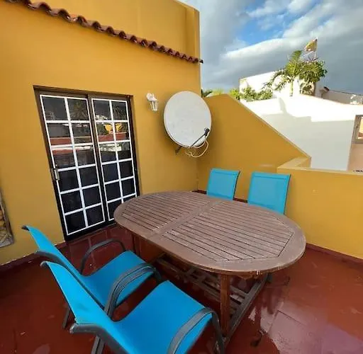 Grosse Terrasse Mit Esstisch, Markise. Einfach Апартаменты