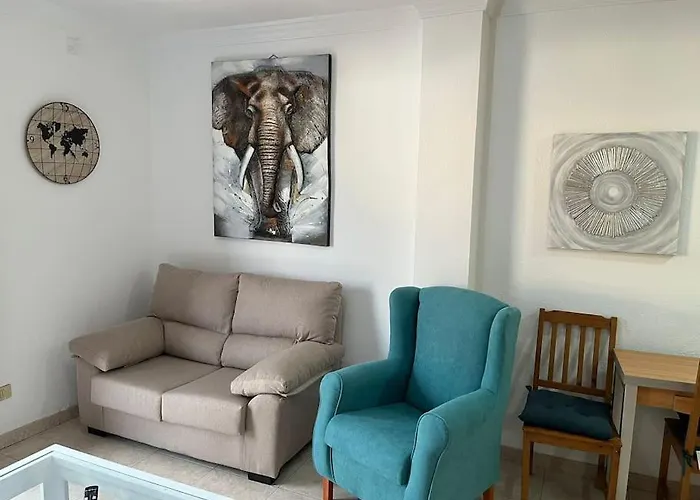 Grosse Terrasse Mit Esstisch, Markise. Einfach * Лос-Реалехос